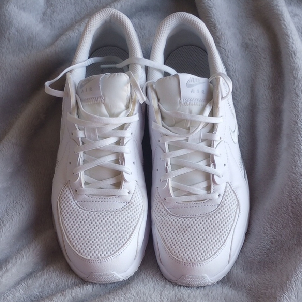 Nike Women's Air White Sneakers Size 10 Used But Great Condition